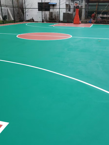 大庆 球场长期使用易出现地面开裂